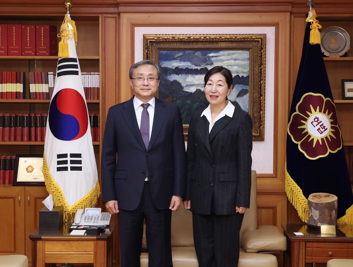 20221111-한국여성변호사회 헌법재판소 예방사진_003.jpg