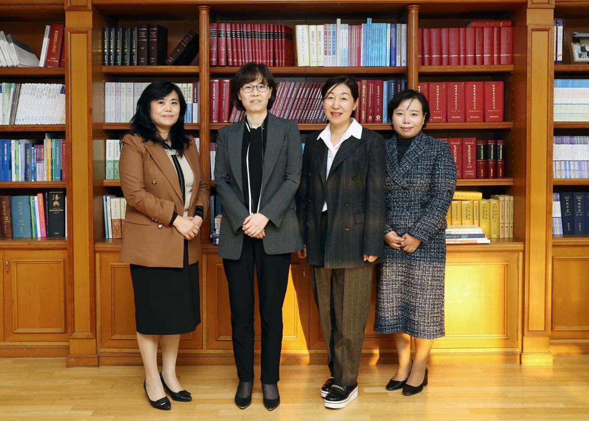 20221111-한국여성변호사회 헌법재판소 예방사진_005.jpg