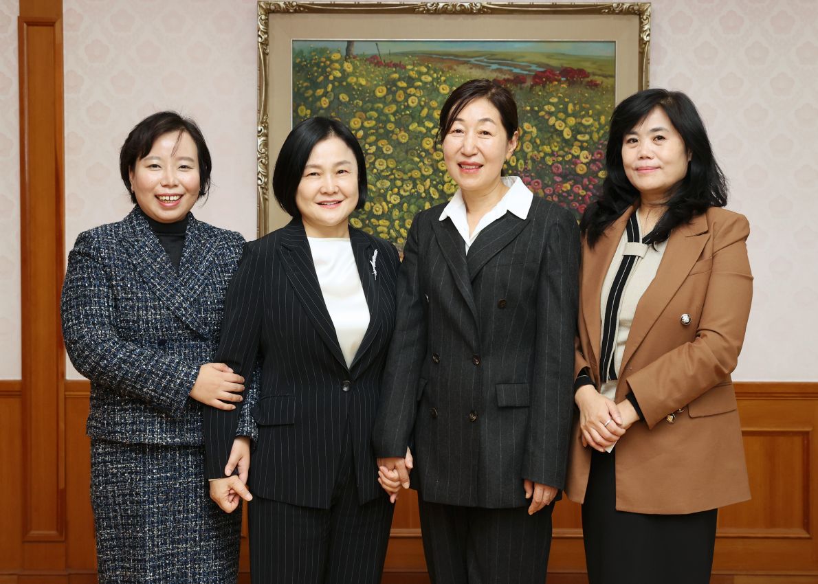 20221111-한국여성변호사회 헌법재판소 예방사진_012.jpg
